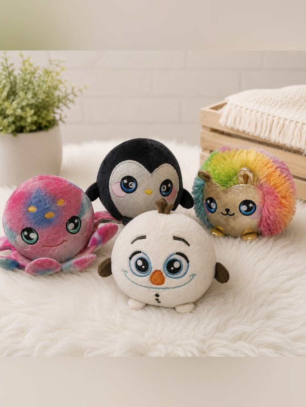 Squeezmals bundle lot of 4 Balls 3.5 inches